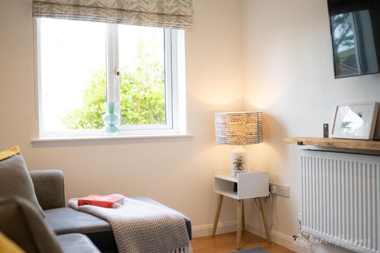 The Lookout, Modern Home From Home, Sleeps 5, With Private Parking & Outside Terrace St Ives  Luaran gambar