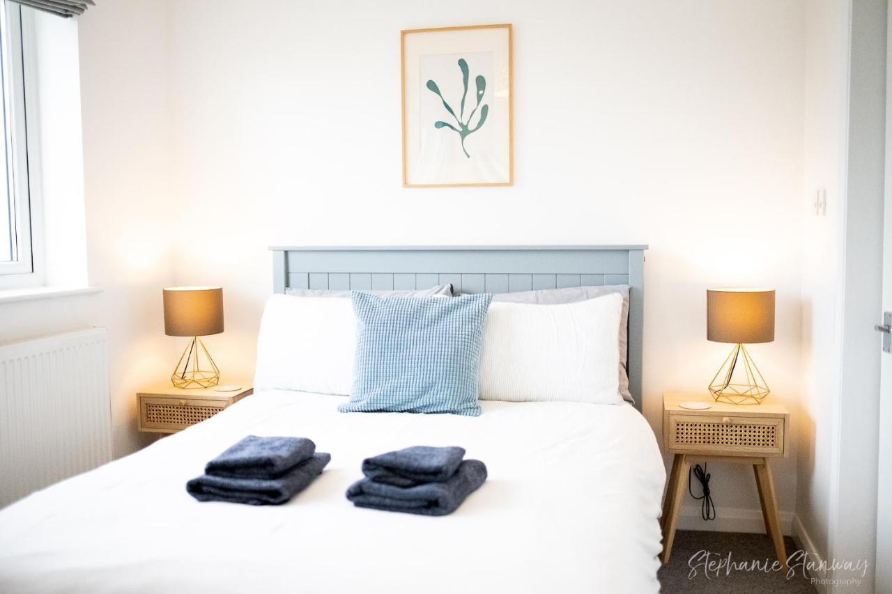 The Lookout, Modern Home From Home, Sleeps 5, With Private Parking & Outside Terrace St Ives  Luaran gambar