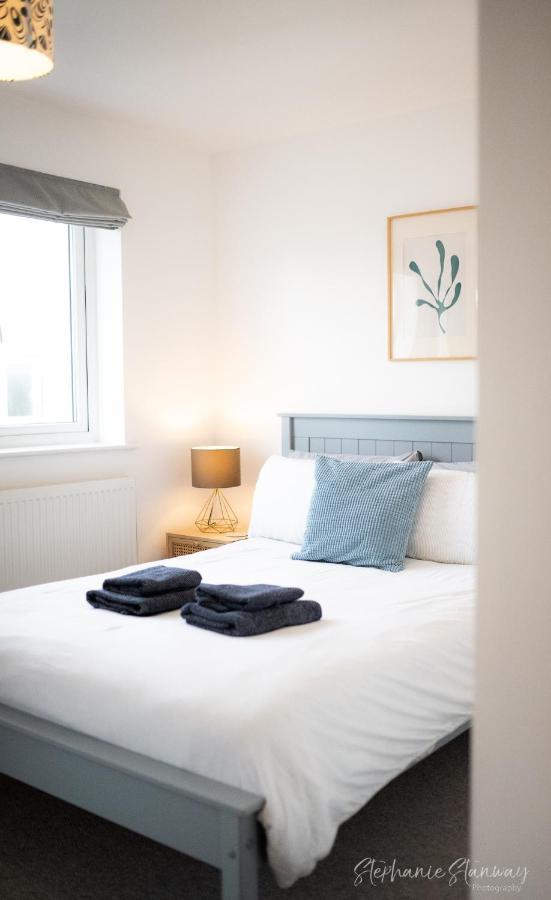 The Lookout, Modern Home From Home, Sleeps 5, With Private Parking & Outside Terrace St Ives  Luaran gambar