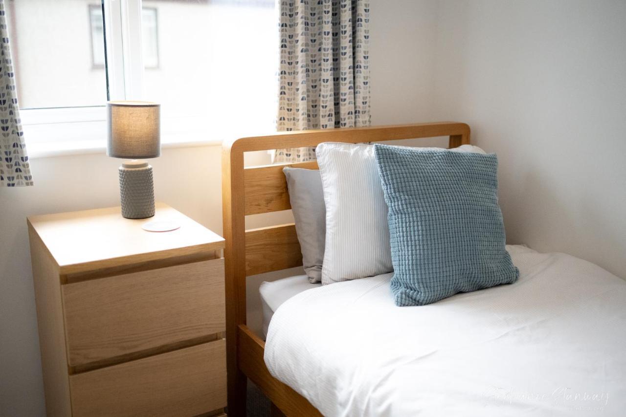 The Lookout, Modern Home From Home, Sleeps 5, With Private Parking & Outside Terrace St Ives  Luaran gambar